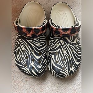 Crocs zebra/cheetah strap